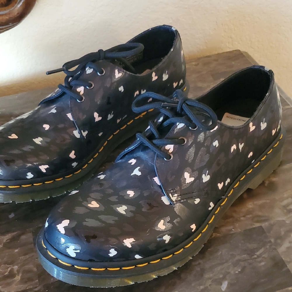 NWT Dr Martens 1461 Abstract Heart Shoes